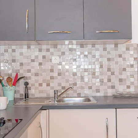 2 Bedroom Beautiful In Milinkovica *