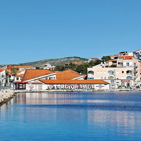 Casa de Férias 2 Bedroom Beautiful In Milinkovica Jarebinjak