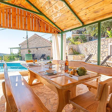 Casa de Férias 2 Bedroom Beautiful In Milinkovica *