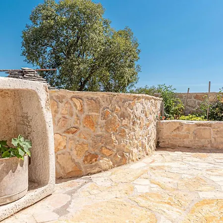 2 Bedroom Beautiful In Milinkovica *