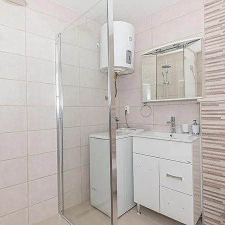 度假居 2 Bedroom Beautiful In Milinkovica