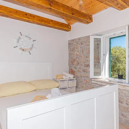 2 Bedroom Beautiful In Milinkovica * Jarebinjak