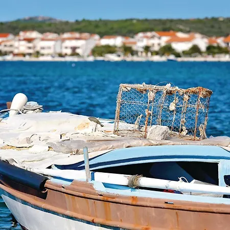 Casa de Férias 2 Bedroom Beautiful In Milinkovica