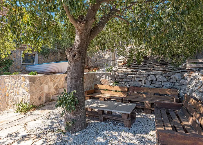 Vakantiehuis 2 Bedroom Beautiful In Milinkovica *