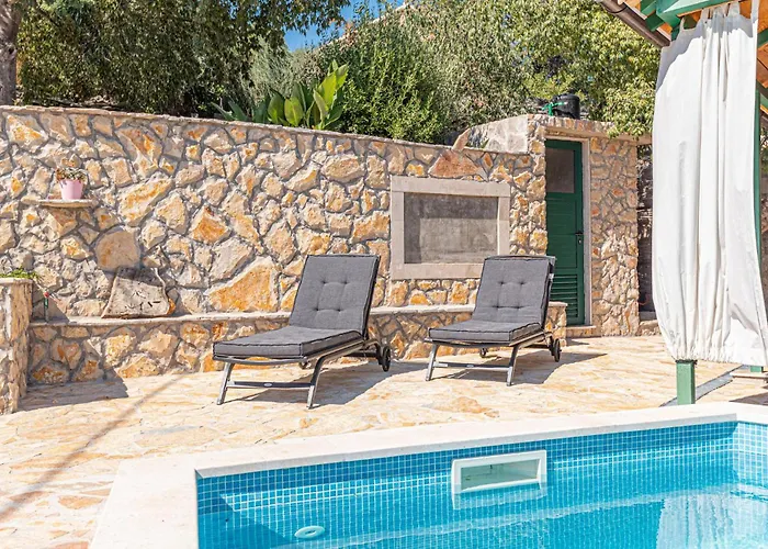 2 Bedroom Beautiful In Milinkovica Σπίτι διακοπών Jarebinjak