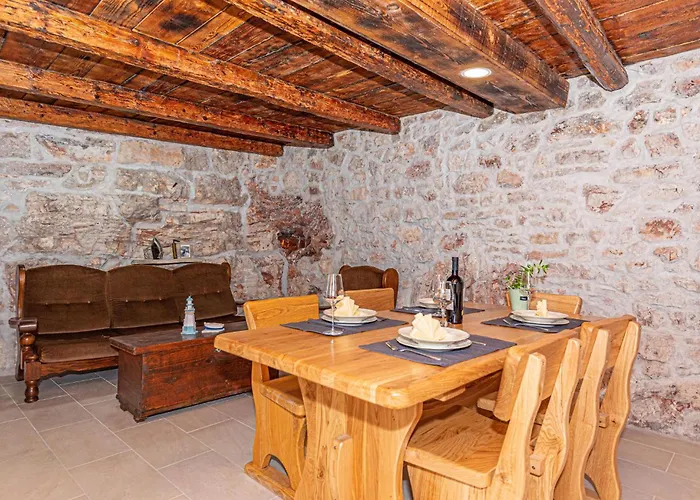 2 Bedroom Beautiful In Milinkovica