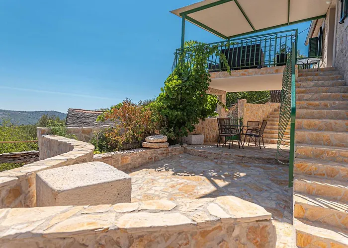 2 Bedroom Beautiful In Milinkovica * Jarebinjak