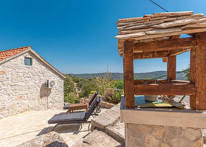 2 Bedroom Beautiful In Milinkovica