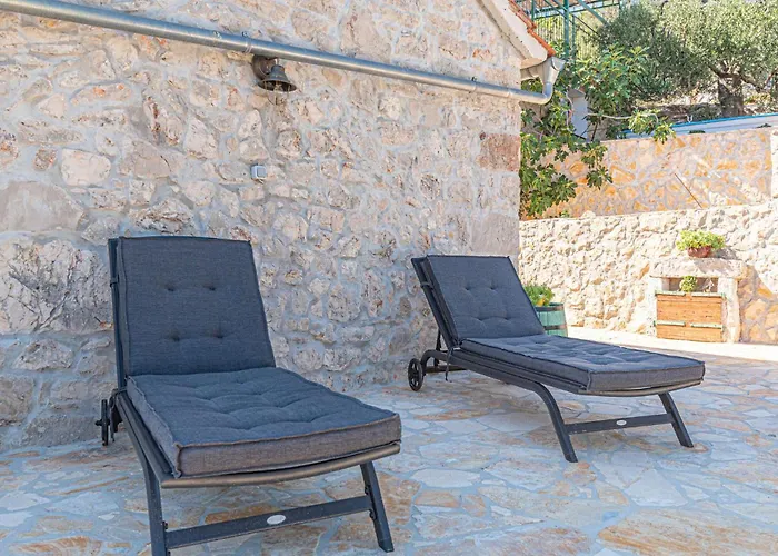 Vakantiehuis 2 Bedroom Beautiful In Milinkovica *