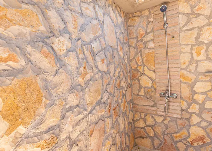 Vakantiehuis 2 Bedroom Beautiful In Milinkovica Jarebinjak