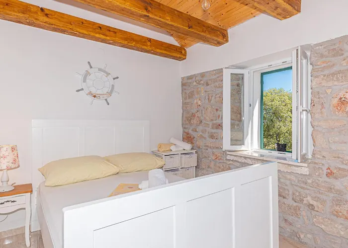 2 Bedroom Beautiful In Milinkovica * Jarebinjak