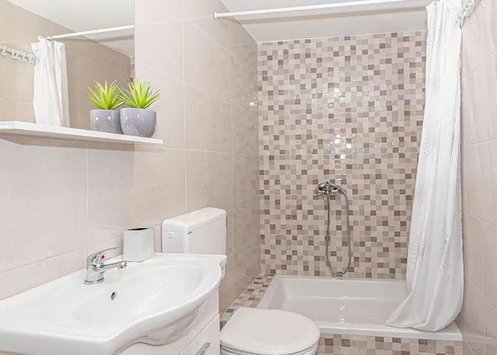 2 Bedroom Beautiful In Milinkovica *